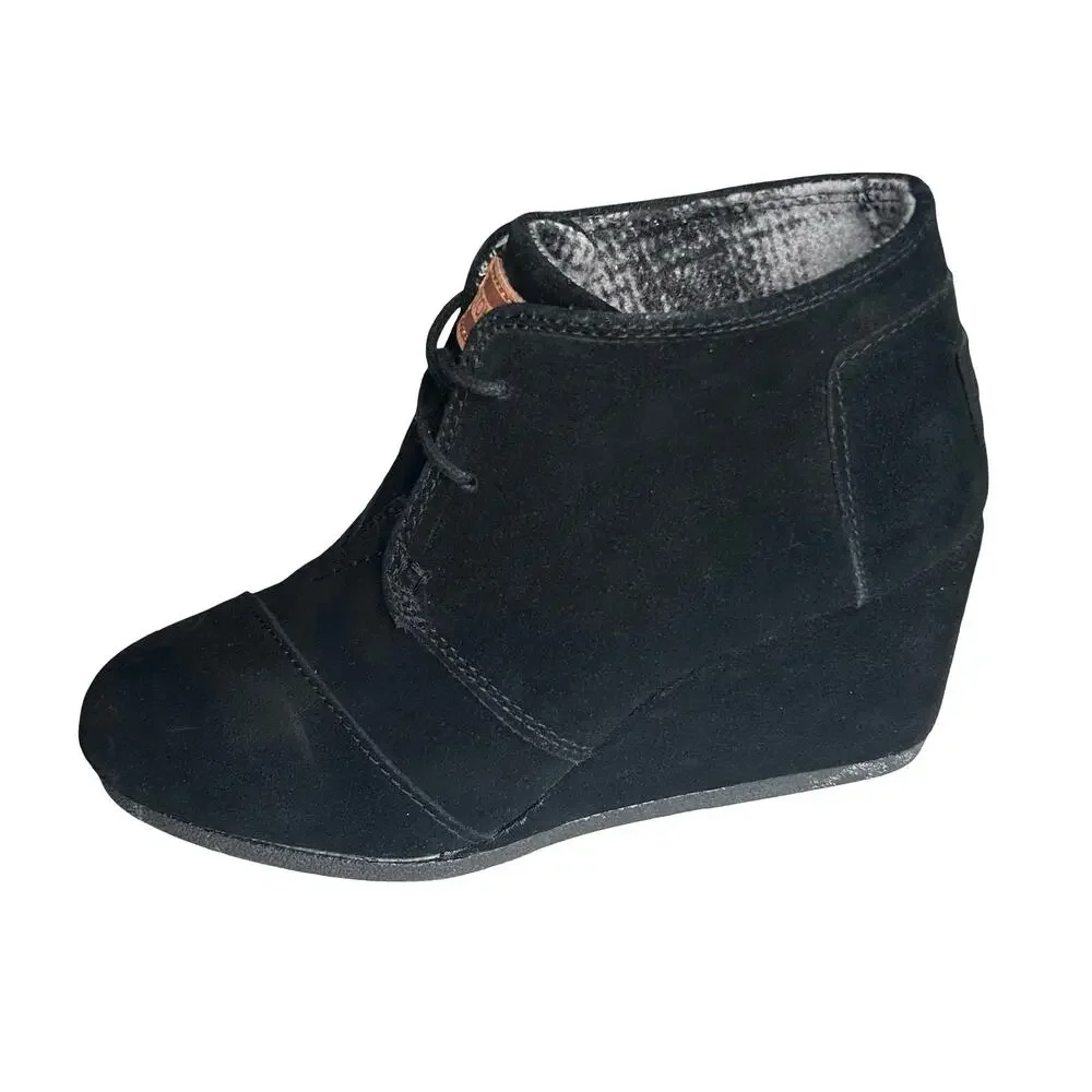 TOMS Girls Kids Desert Wedge Bootie Black Suede 6 Big Kid Youth NWOT